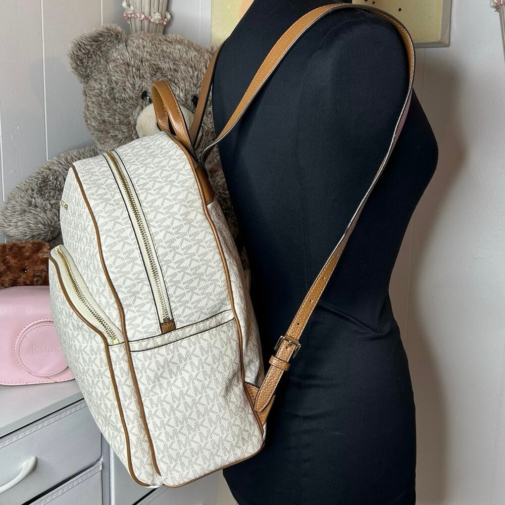 ♡ Michael Kors Backpack - Picture 7 of 15